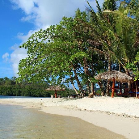 Blue Bay Divers Likupang Bangka Ngoại thất bức ảnh