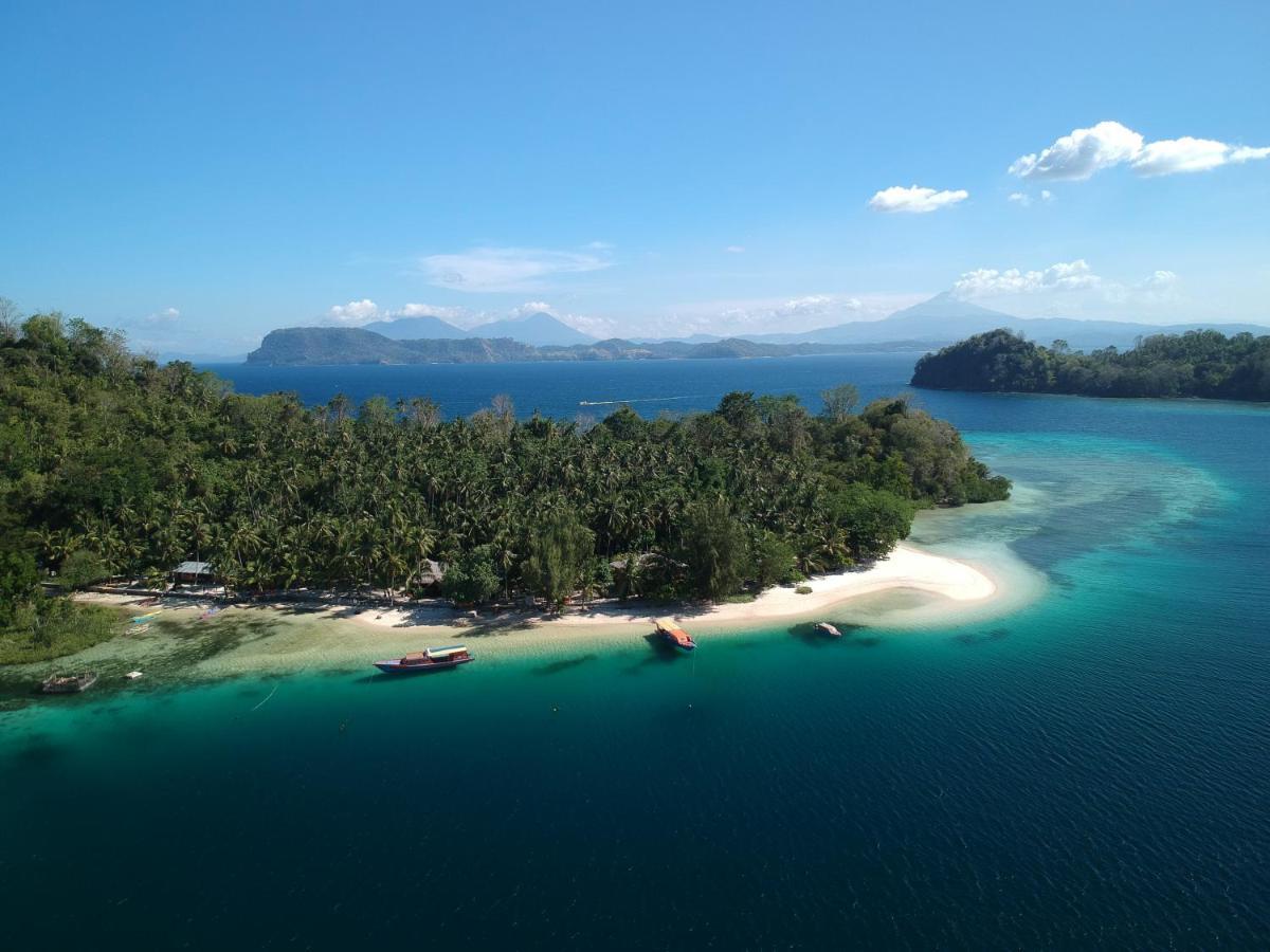 Blue Bay Divers Likupang Bangka Ngoại thất bức ảnh