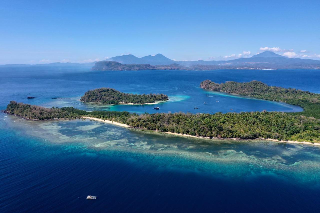 Blue Bay Divers Likupang Bangka Ngoại thất bức ảnh