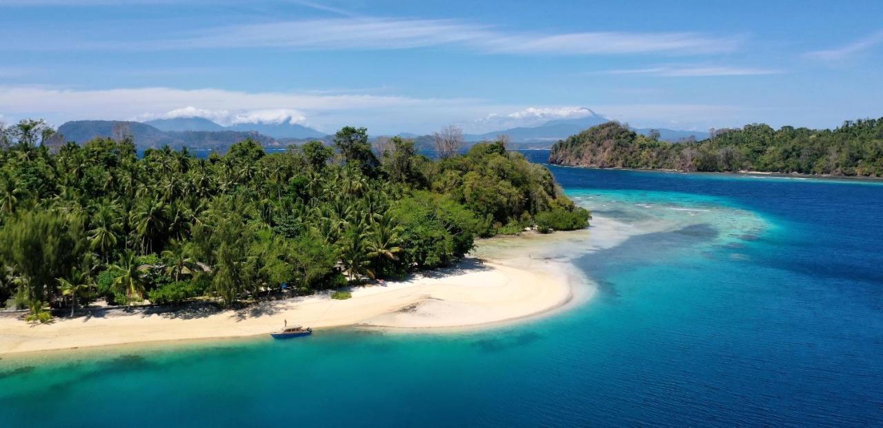 Blue Bay Divers Likupang Bangka Ngoại thất bức ảnh