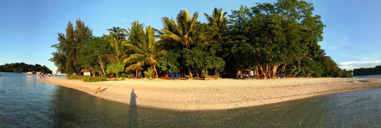 Blue Bay Divers Likupang Bangka Ngoại thất bức ảnh