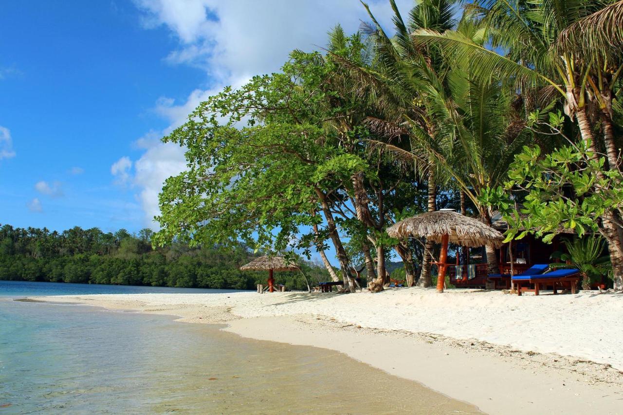 Blue Bay Divers Likupang Bangka Ngoại thất bức ảnh